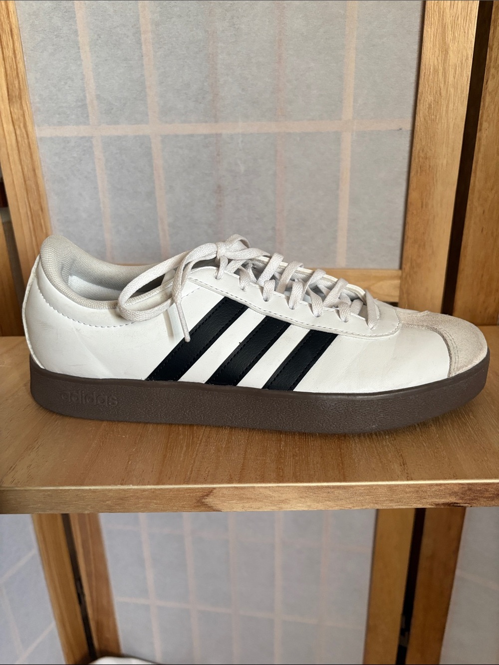 Adidas Women’s White and Black Low-Profile Leather Sneakers Size 9.5 - Picture 5 of 12